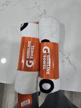 Gatorade White & Black Sideline Towel - Pack of 2